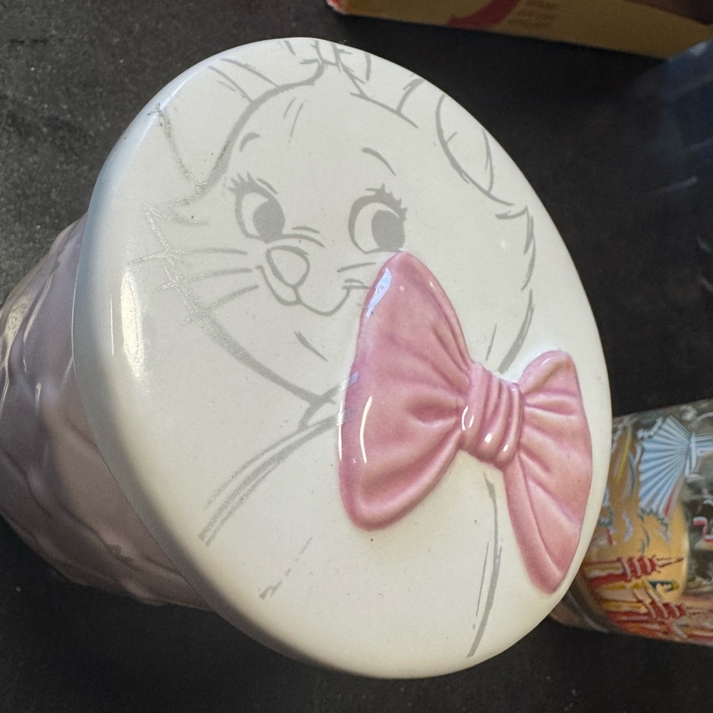 Cute - Disney Marie candle